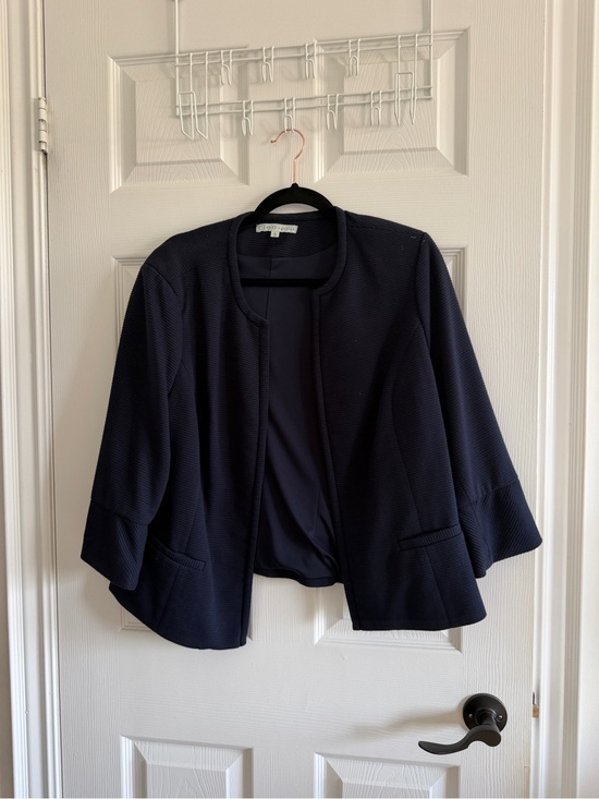 cleo Jackets & Blazers - cleo Navy Open-Front Cropped Blazer